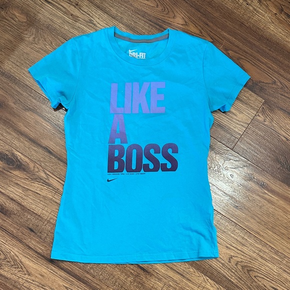 Nike Turquoise Tee with Bold Print - Picture 1 of 2